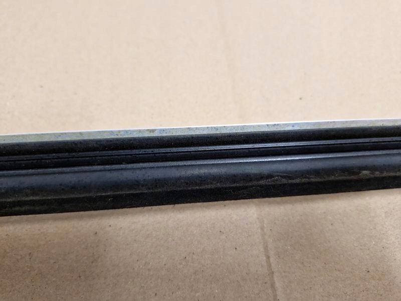 Mercedes benz a w176 молдинг ущільнювач двері правий перед Київ