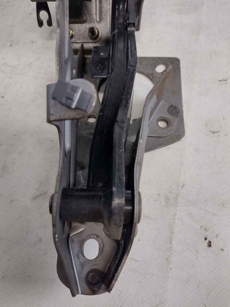 фото №10, Педалі газу, гальма mazda 5 1,8b