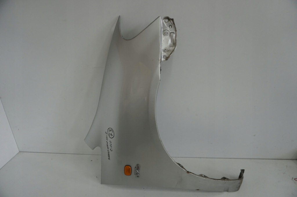 фото №1, Toyota avensis verso крыло правый передний 1c0