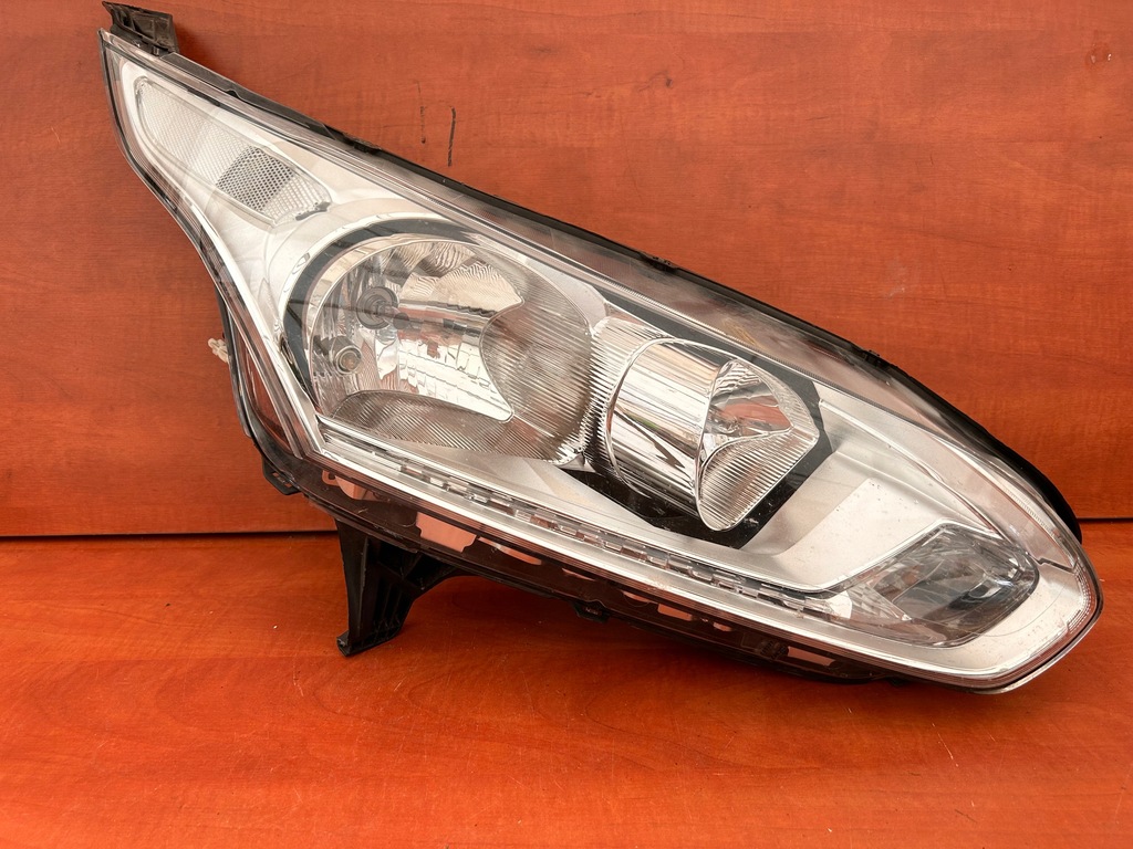 фото №1, Лампа ford tourneo connect led правая перед повреждённые ушко