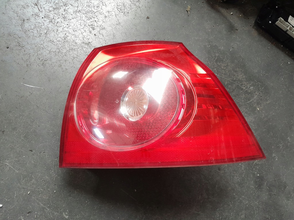 фото №1, Golf v hb лампа задня права зовнішня 1k6945096e