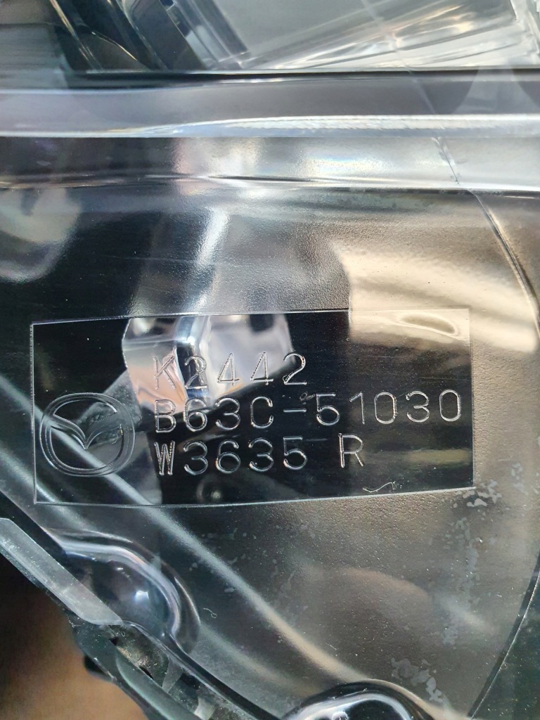 Фара перед правий full led mazda 3 3 рестайлінг  16-19 Оригінал