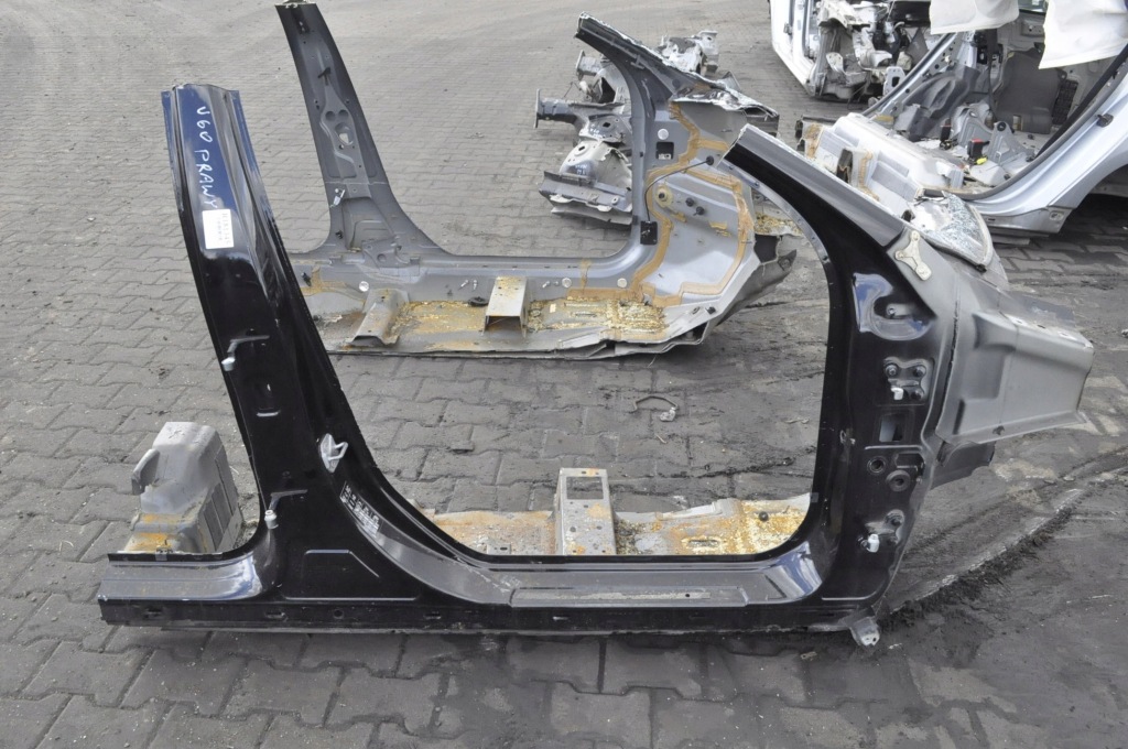 фото №1, Volvo s60 v60 10-17 блок двигателя порог правый