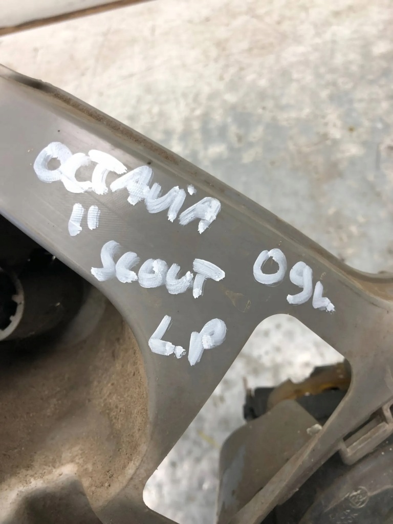 фото №8, Противотуманная фара левый перед skoda octavia ii lift scout 1z0941701d 1z0807055c