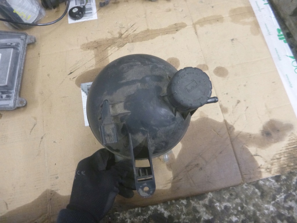 фото №1, Mercedes w245 бачок расширительный