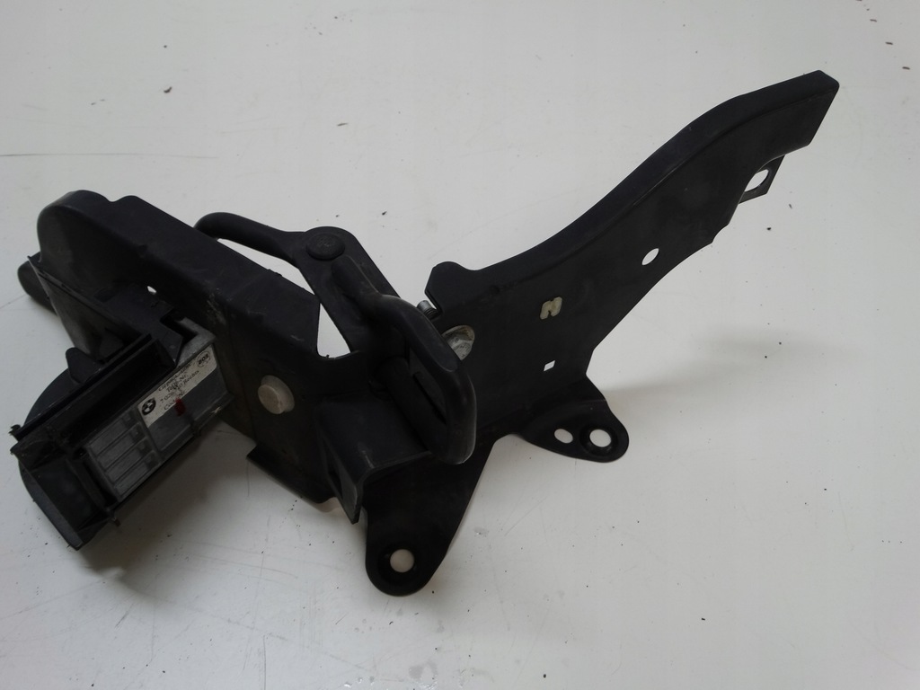 фото №1, Засувка шторка багажника bmw e83 x3 права