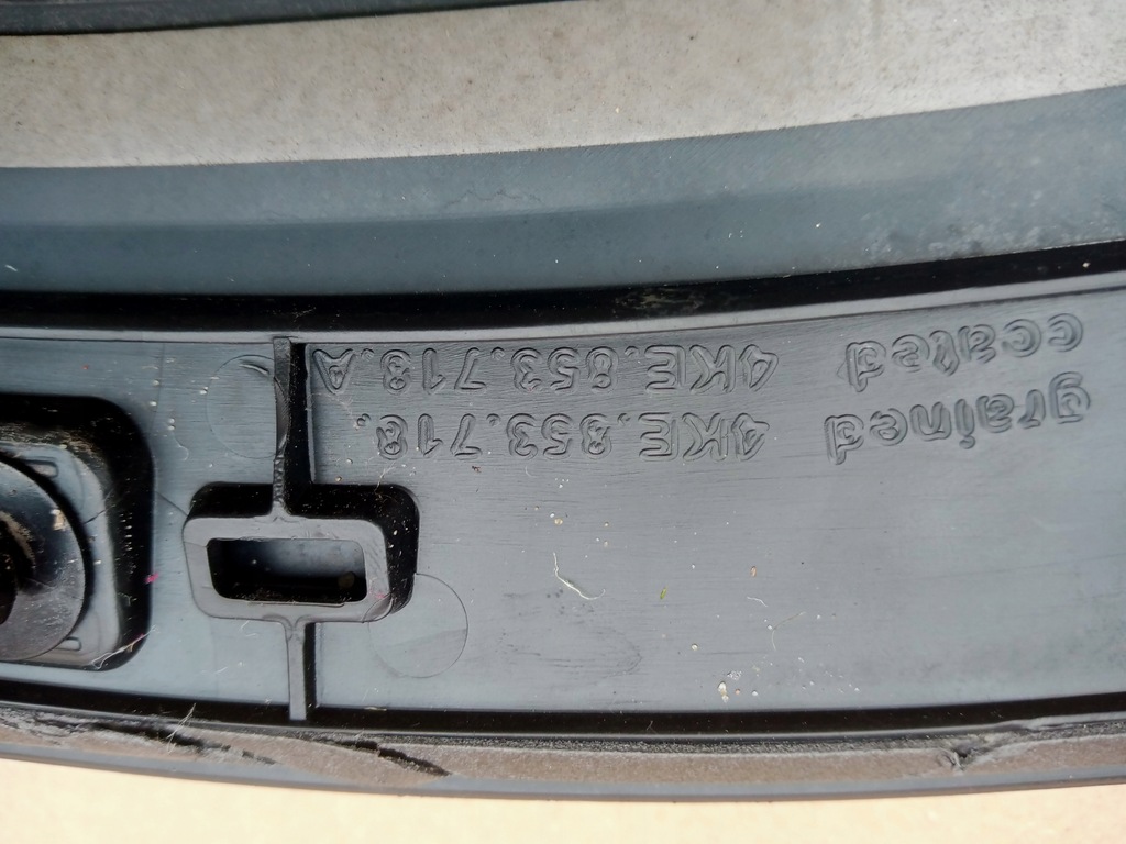 фото №9, Audi e-tron правая молдинг крыла перед 2017r