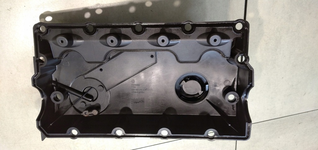 фото №7, Крышка клапанов a3 8l fl 1.9 tdi asz 038103469r