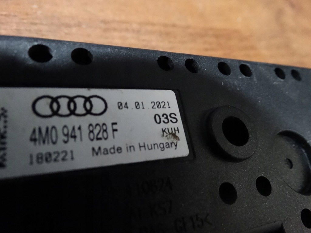 фото №3, Idealny распределитель тока audi a8 d5 1