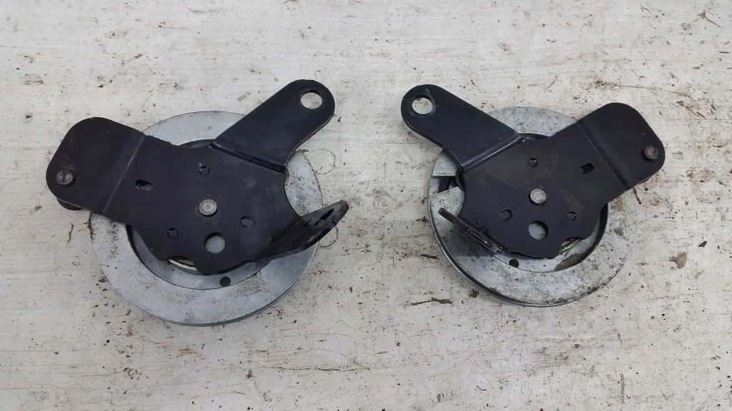 фото №3, Натягувачі кришки комплект land rover discovery iii