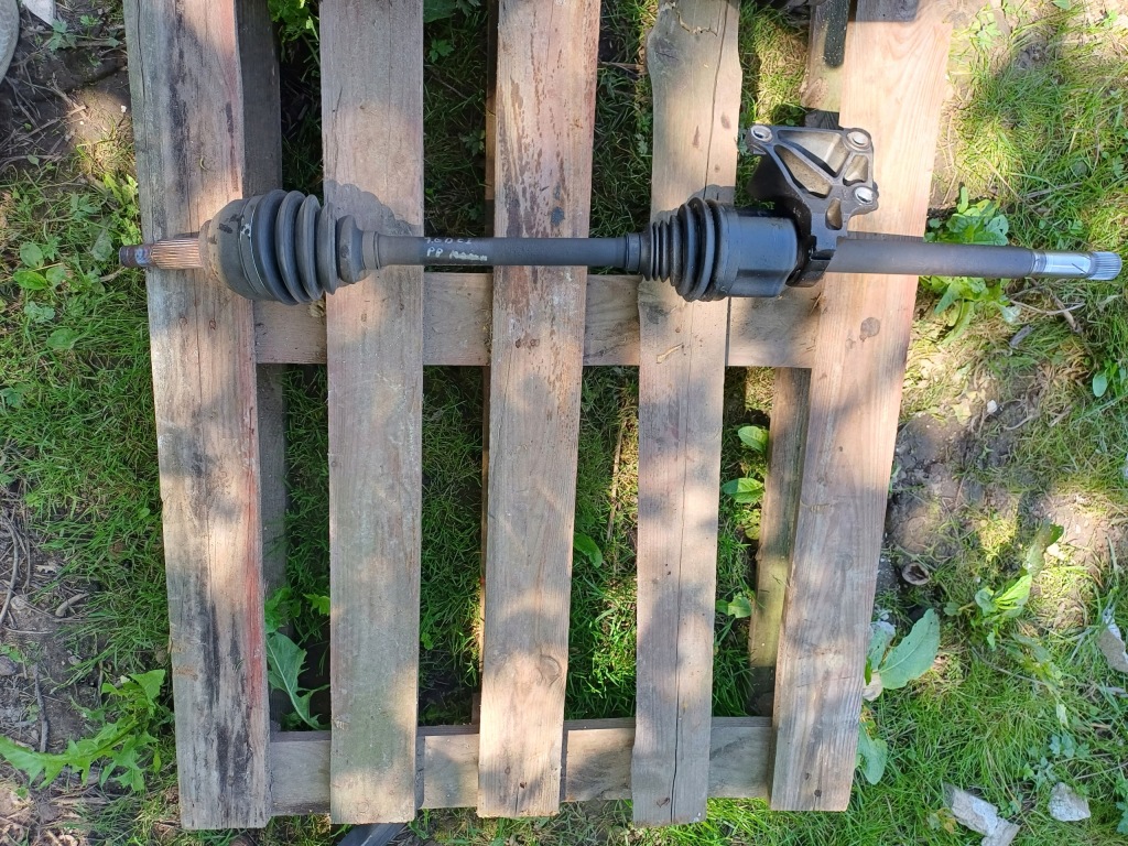 фото №1, Trafic vivaro b iii 391005010r приводной вал правая передняя перед 1.6dci