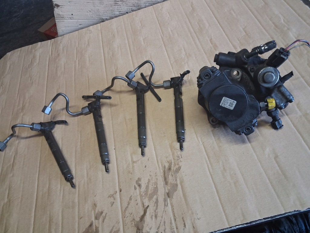 фото №1, Насос впрыскная mercedes sprinter 2.2 cdi 28343143