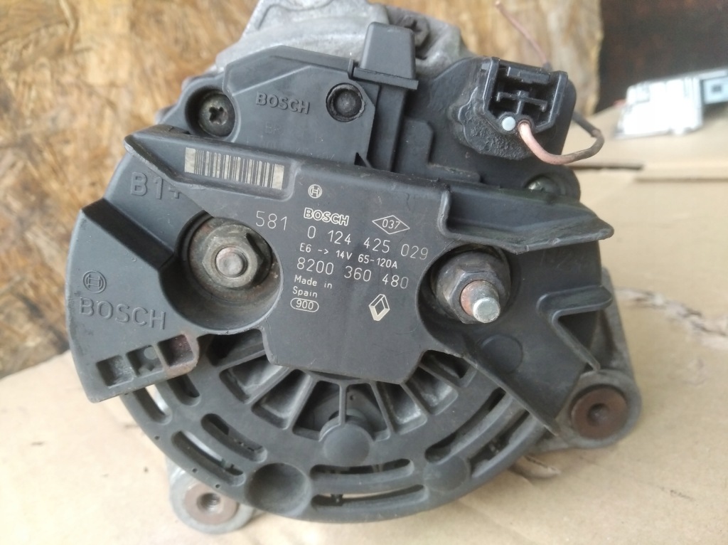 Генератор renault modus clio 3 1,2b 16v 0124425029 в Украине