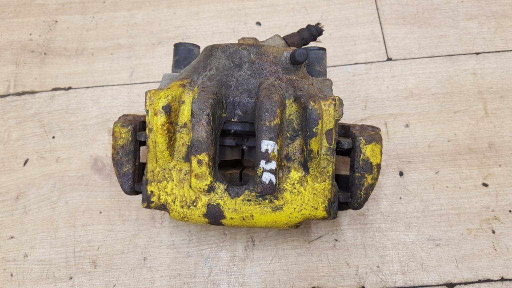 Купить Суппорт тормозной перед правый bmw e36