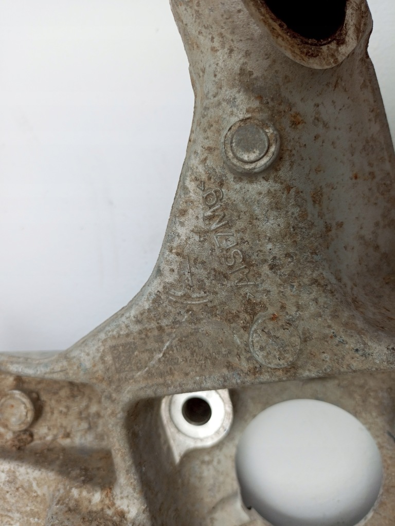 Tesla model 3 рестайлінг  2024- поворотний кулак ліва задній 1344411-00-d ÷ Оригінал