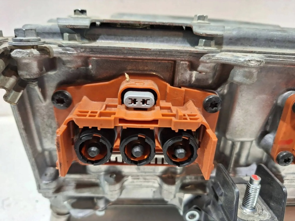 Инвертор инвертор 231c16535r renault clio v captur ii 1.6 etech 19- гибрид в Украине