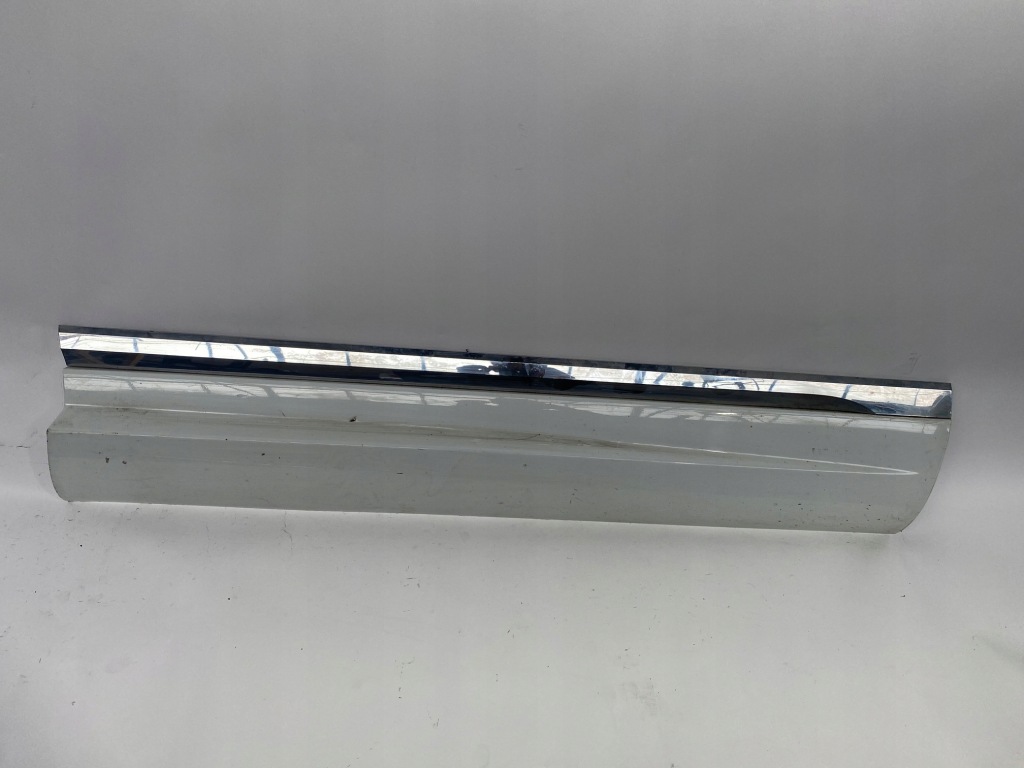 фото №1, Vw touareg r-line молдинг na передние правое дверь