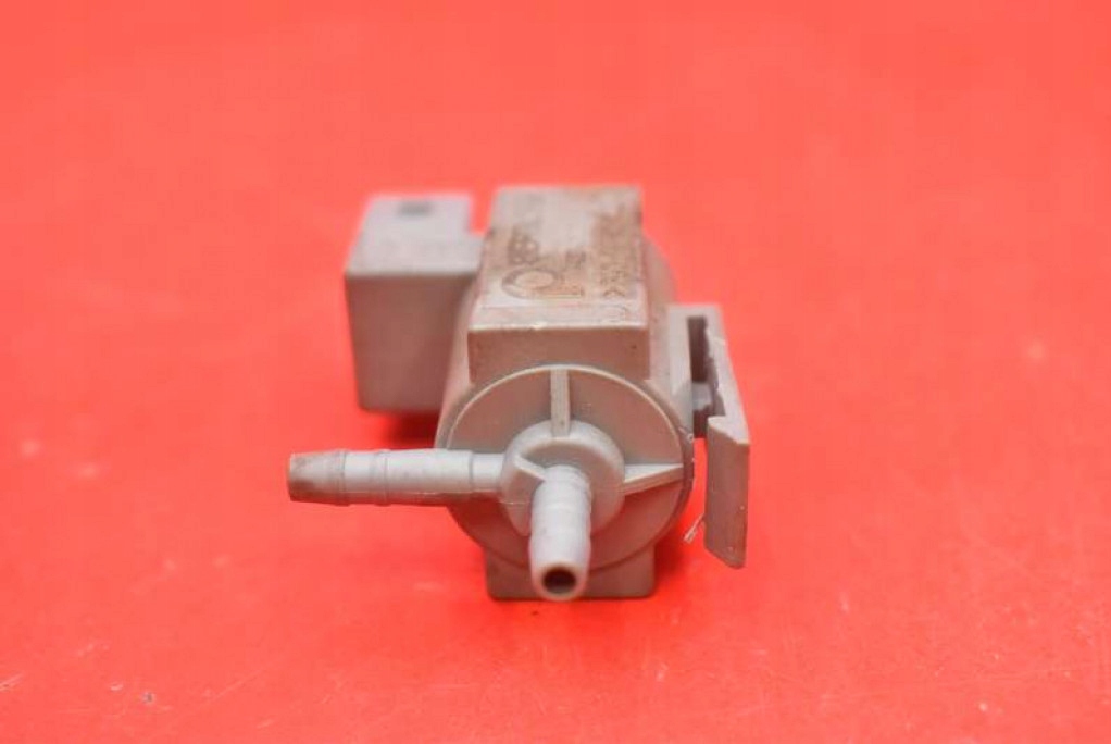 Клапан вакууму 7516376 bmw e65 3.5 v8 272 km 01-05 Недорого