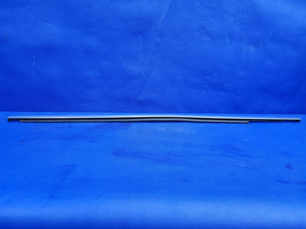 фото №7, Audi q7 / sq7 молдинг ущільнювач передньої правої скло оригінал 4m0853284