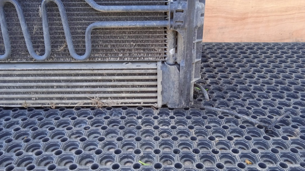 фото №4, Bmw e91 e90 2.0d радіатор вентилятор комплект