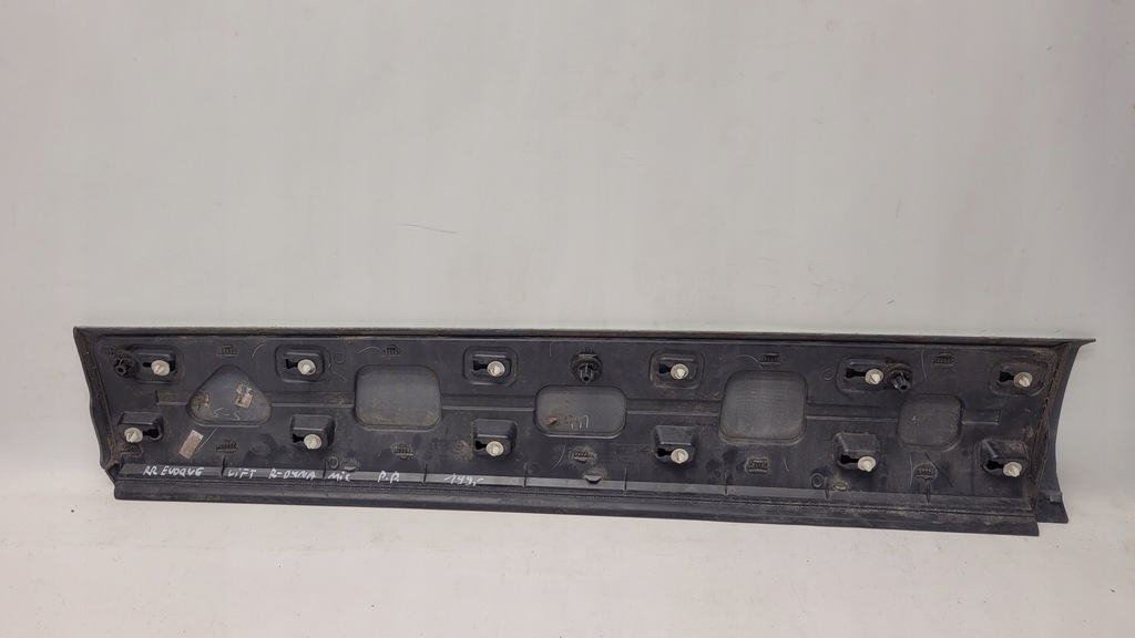 фото №2, Evoque r-dynamic lift молдинг дверь правая перед