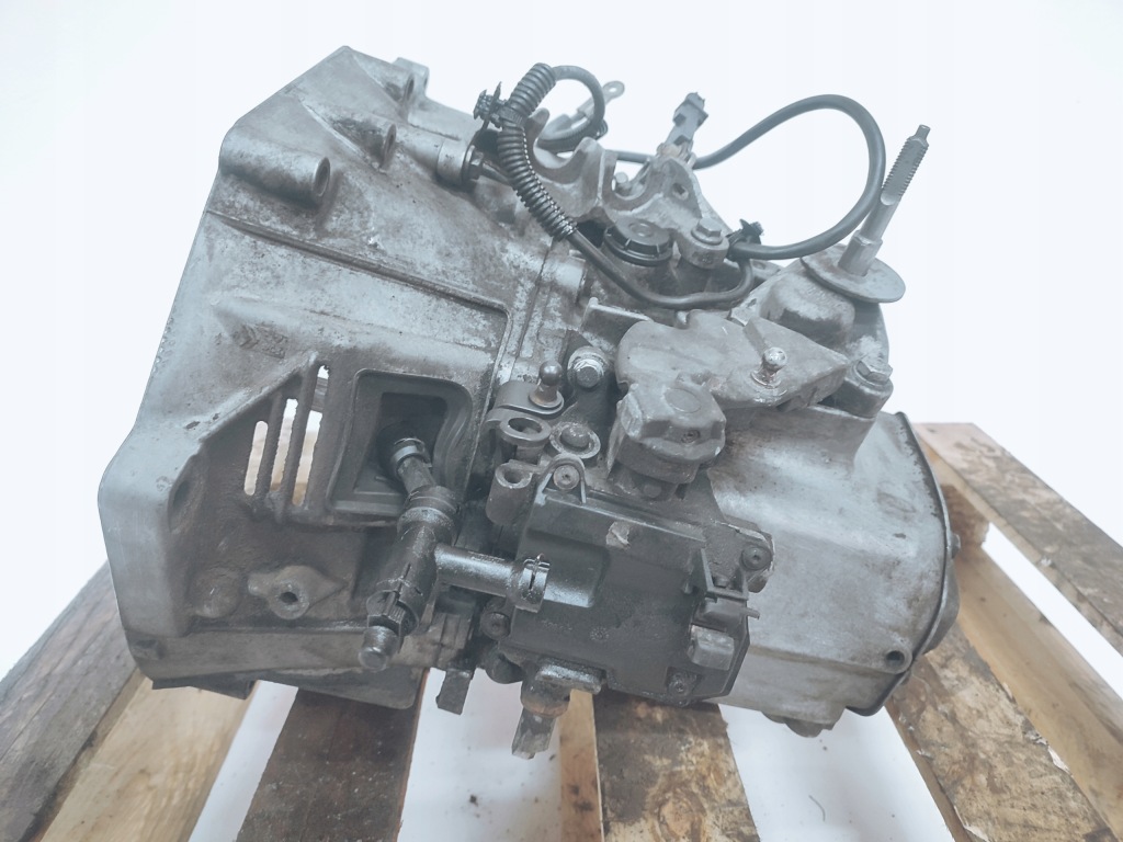 фото №9, Коробка передач передач peugeot 3008 i механическая коробка передач 1.6 ehdi 20ca07 lift 2013-2016 оригинальный номер