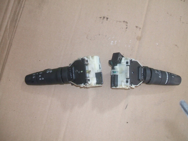 фото №1, Nissan tiida переключатель дворник