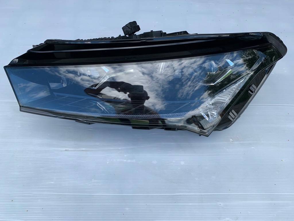фото №1, Skoda enyaq лампа левый перед full led оригинал