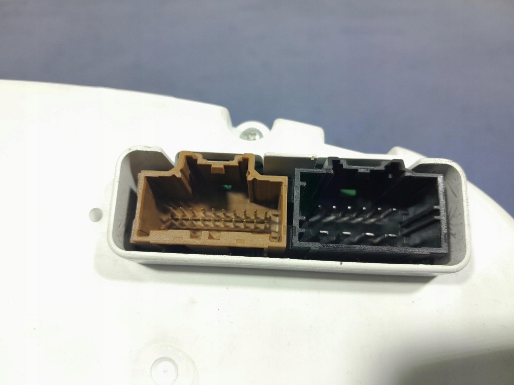 фото №7, Jeep grand cherokee wk2 5.7b 352 km приборы счетчик mph 68186246aa