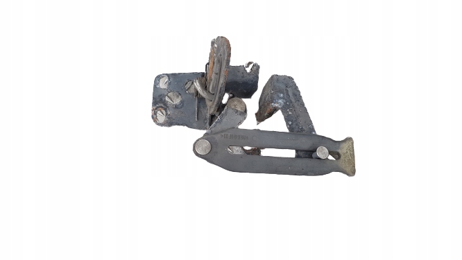 фото №1, Audi a8 d2 засов петля капот 4d0823485s