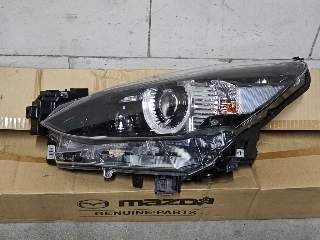 фото №1, Mazda2 mazda 2 20-23r. ліва led 12-pin m7