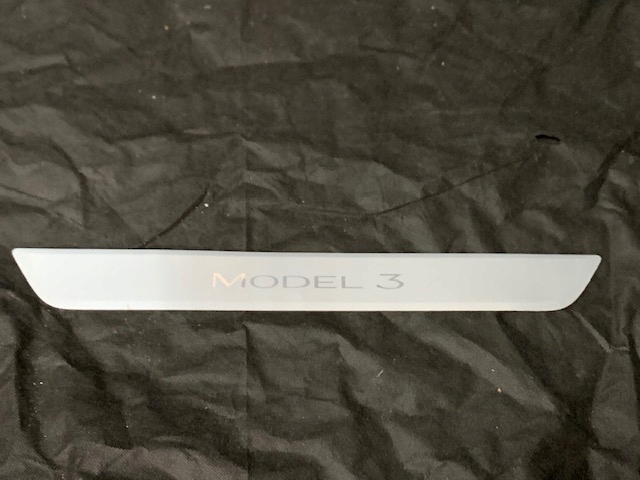 Купити Tesla 3 молдинг декоративна logo поріг 1090844-00-c