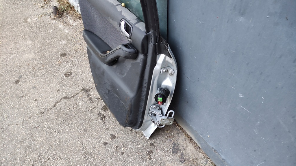 фото №6, Audi a3 8l 5d двері лівий задня скло обшивка