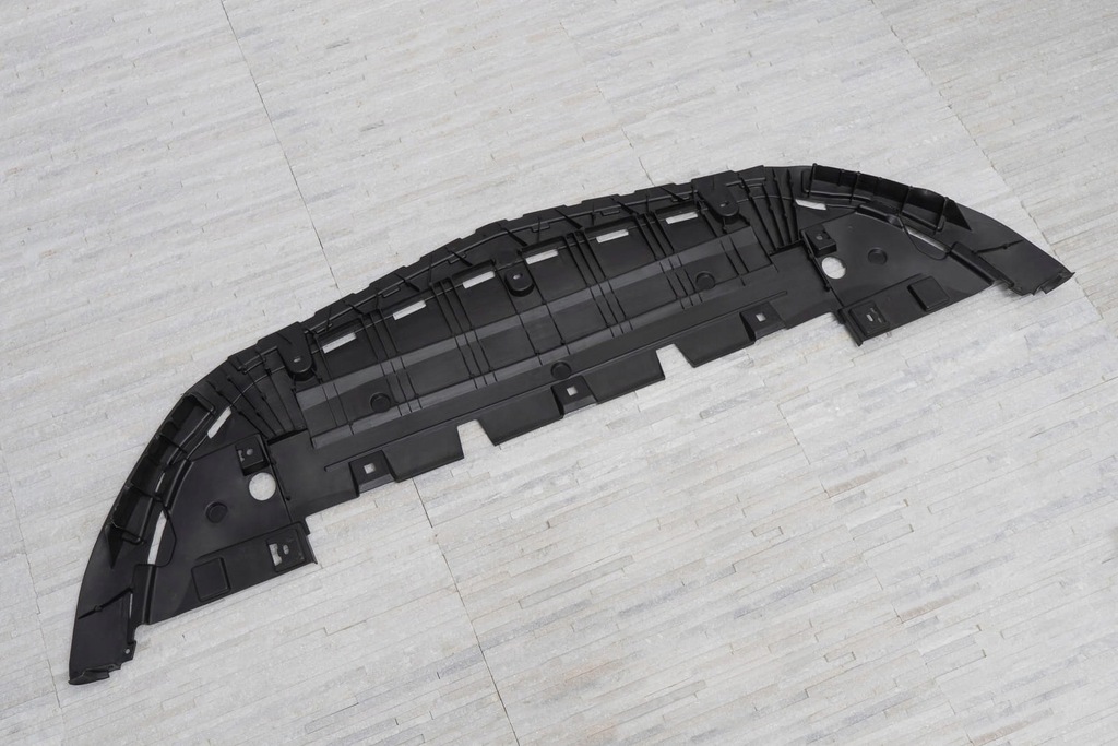 фото №9, Mercedes a-class w177 amg 18 захист передній бампера a1778854900 + болти