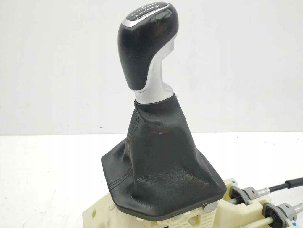 фото №8, Kia sportage 2017 домкрат переключения передач / верхний