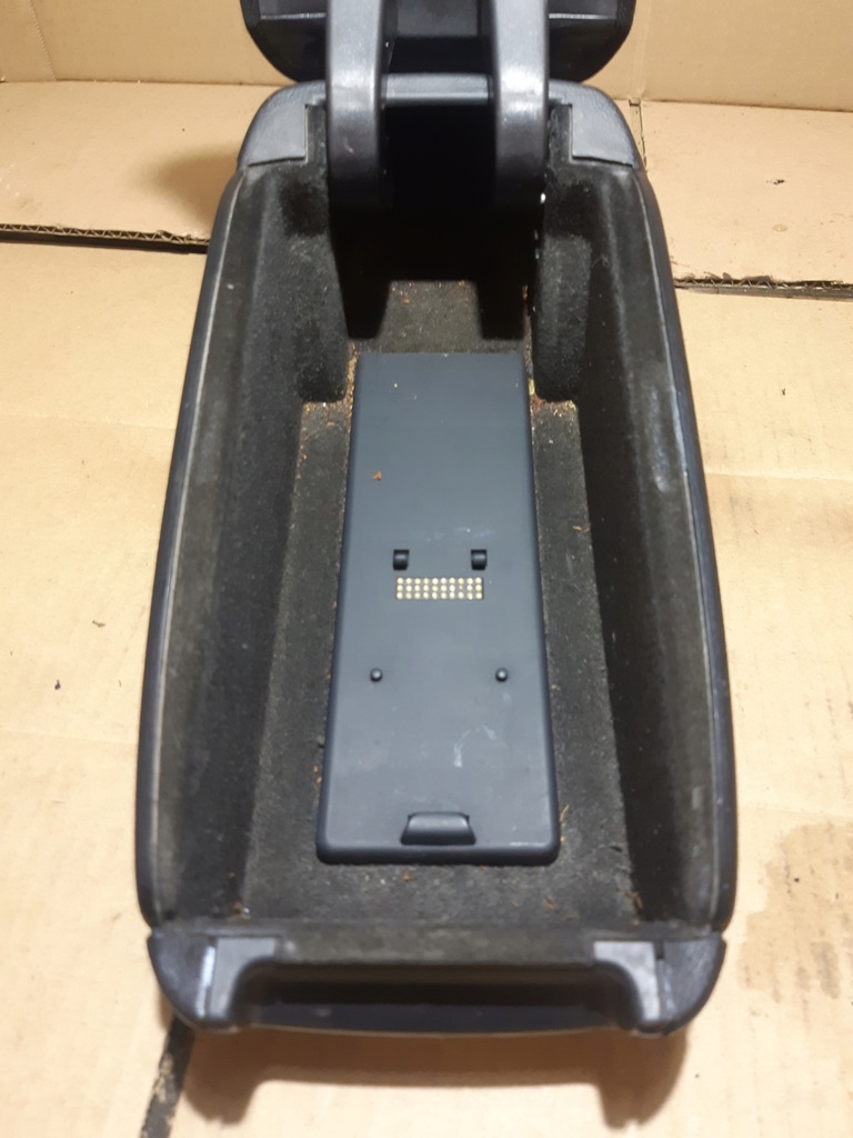 фото №13, Audi a3 8p lift подлокотник средний материал 8p0864207e