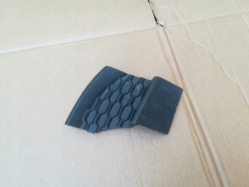 фото №1, Заглушка диффузор защита нижний задняя ford fiesta mk8 17- оригинальный номер