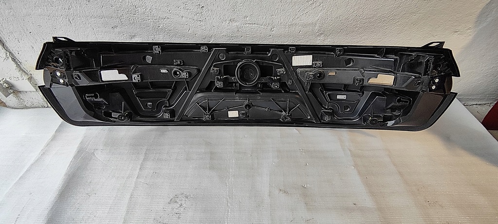 фото №11, Задняя накладка na крышка крышка багажника задняя bmw ix