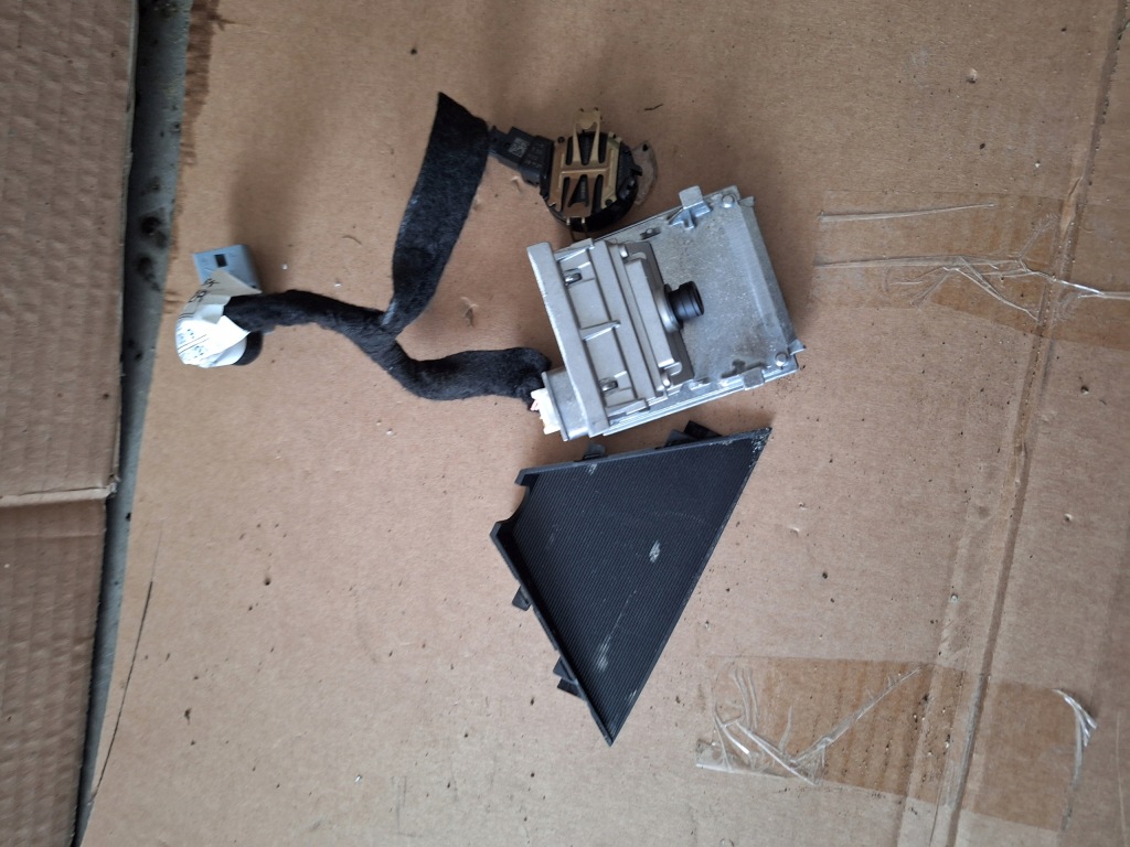 Купить Renault clio v 2021 камера ассистент поперечина движения 284623677r