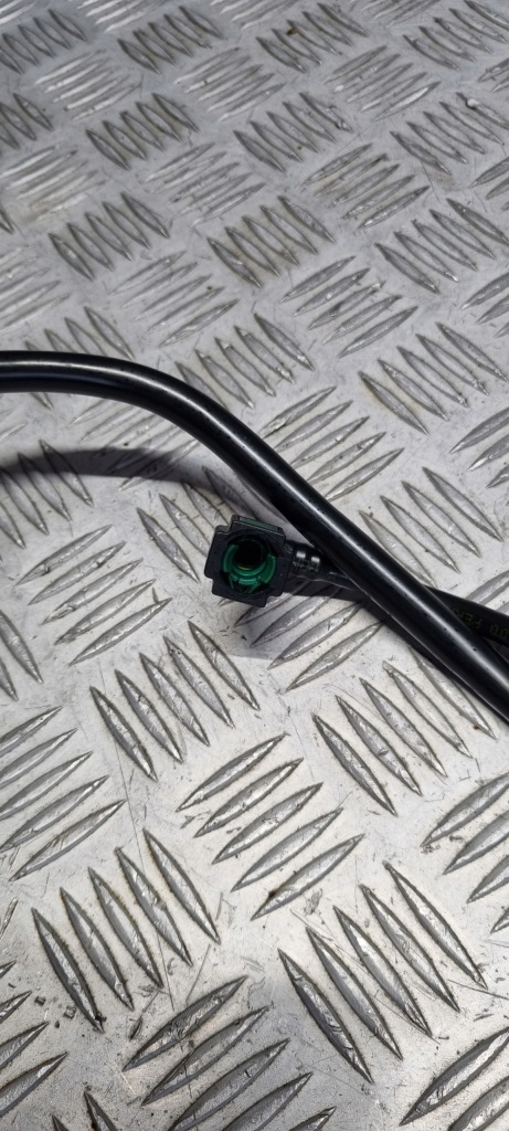 Renault clio v пабтрубок  шланг топлива 175067646r Доставка