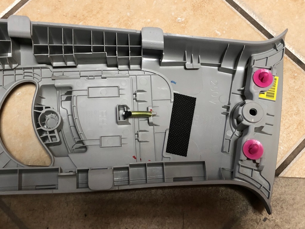 фото №6, Kia оригинальный номер 85840-b2000 накладка стойка правая soul ii