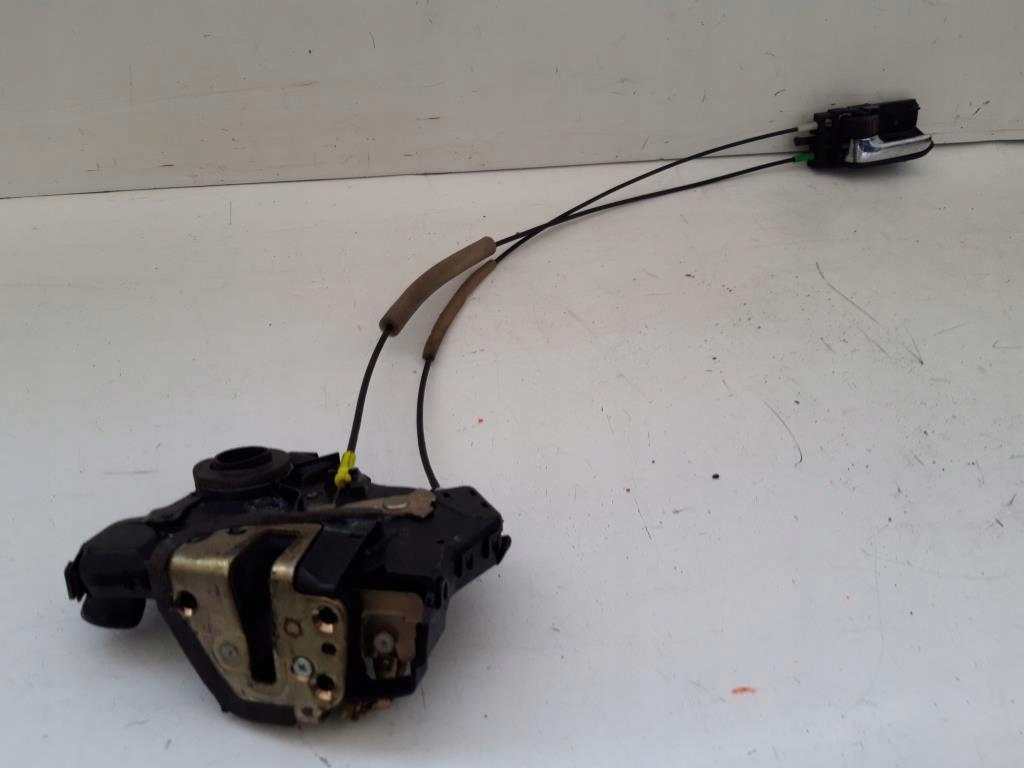 фото №2, Замок ручка левый перед toyota corolla e12 6 pin