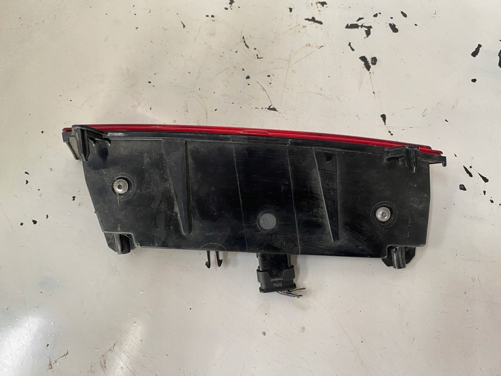 фото №8, Bmw i3 лампа правый задняя w бампер 7304044