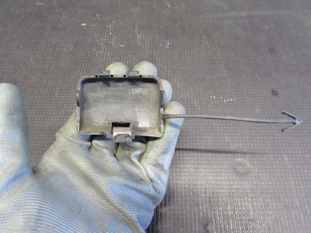 фото №3, Заглушка бампера 150807205 перед vw touran i 03-10 r.