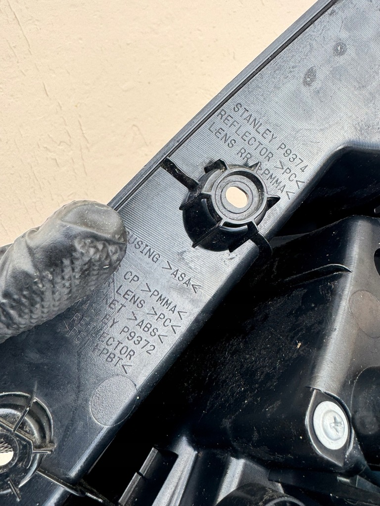 фото №13, Mitsubishi asx 10-12r лампа левый задняя левая задняя a046040 / p9372