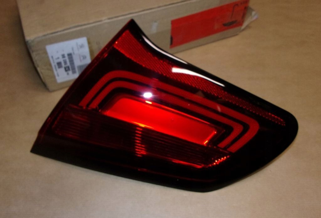 фото №1, Лампа задняя c c4 ii правая