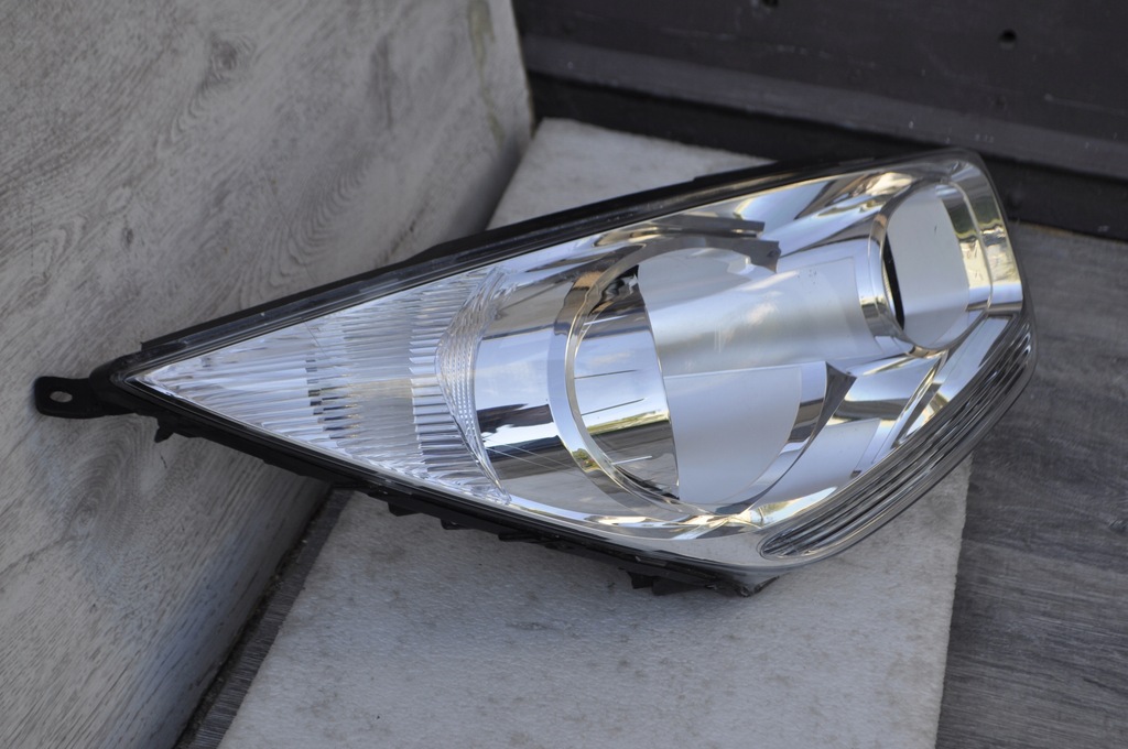 фото №7, Лампа правая kia venga 09-14 92102-1p000 europa