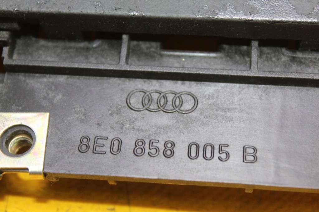 фото №8, Yramka консоль средняя 1 din audi a4 b6 8e0858005b