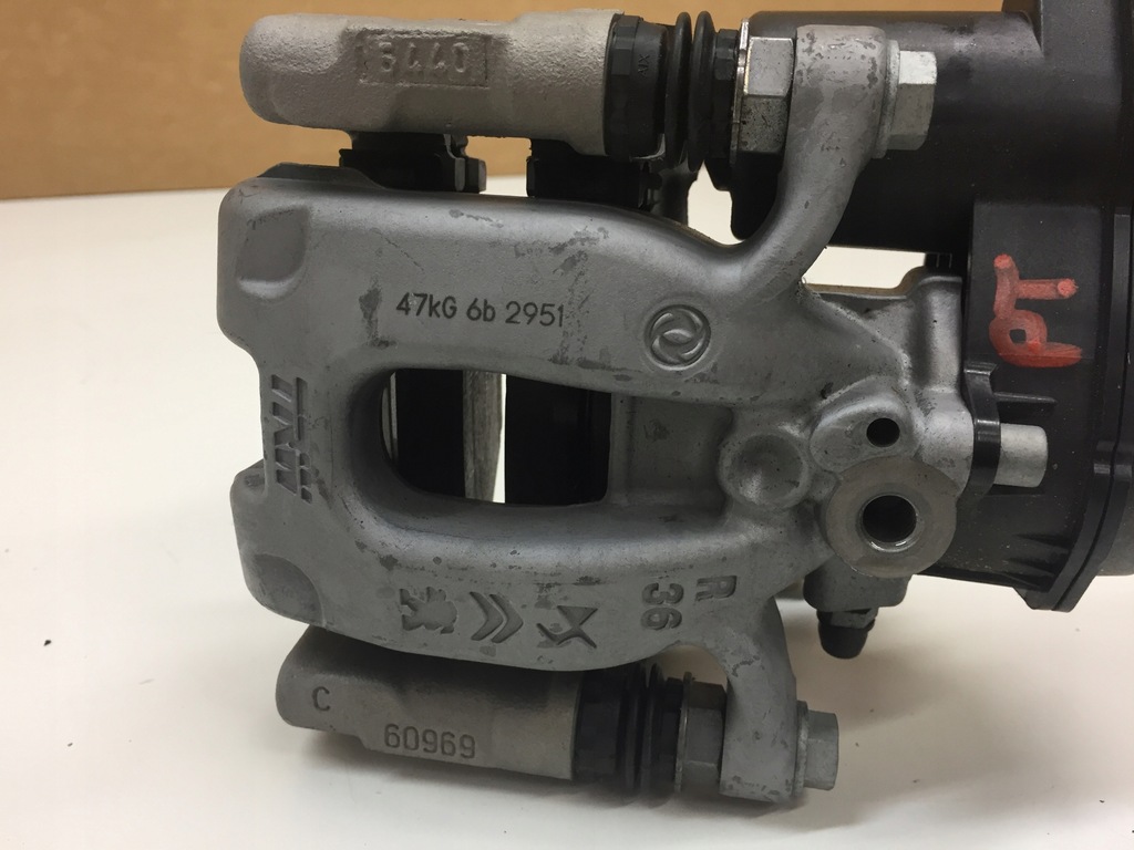 фото №8, Peugeot 2008 ii супорт електричний правий