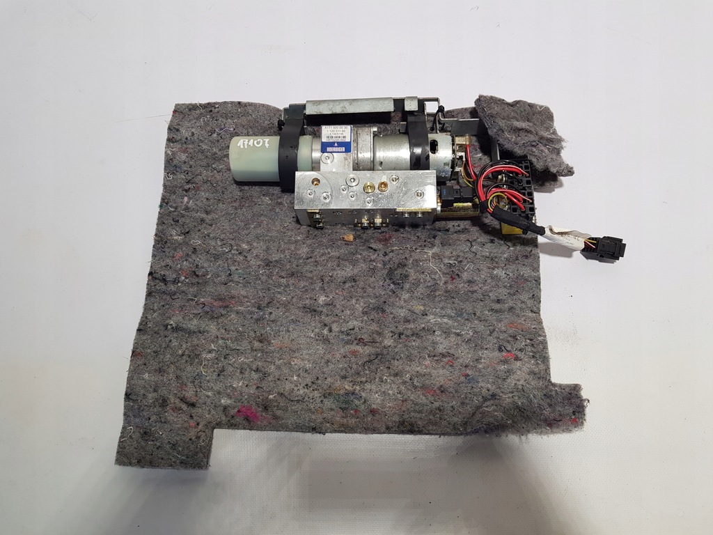 фото №1, Насос дах mercedes slk r171 w171 1718000030